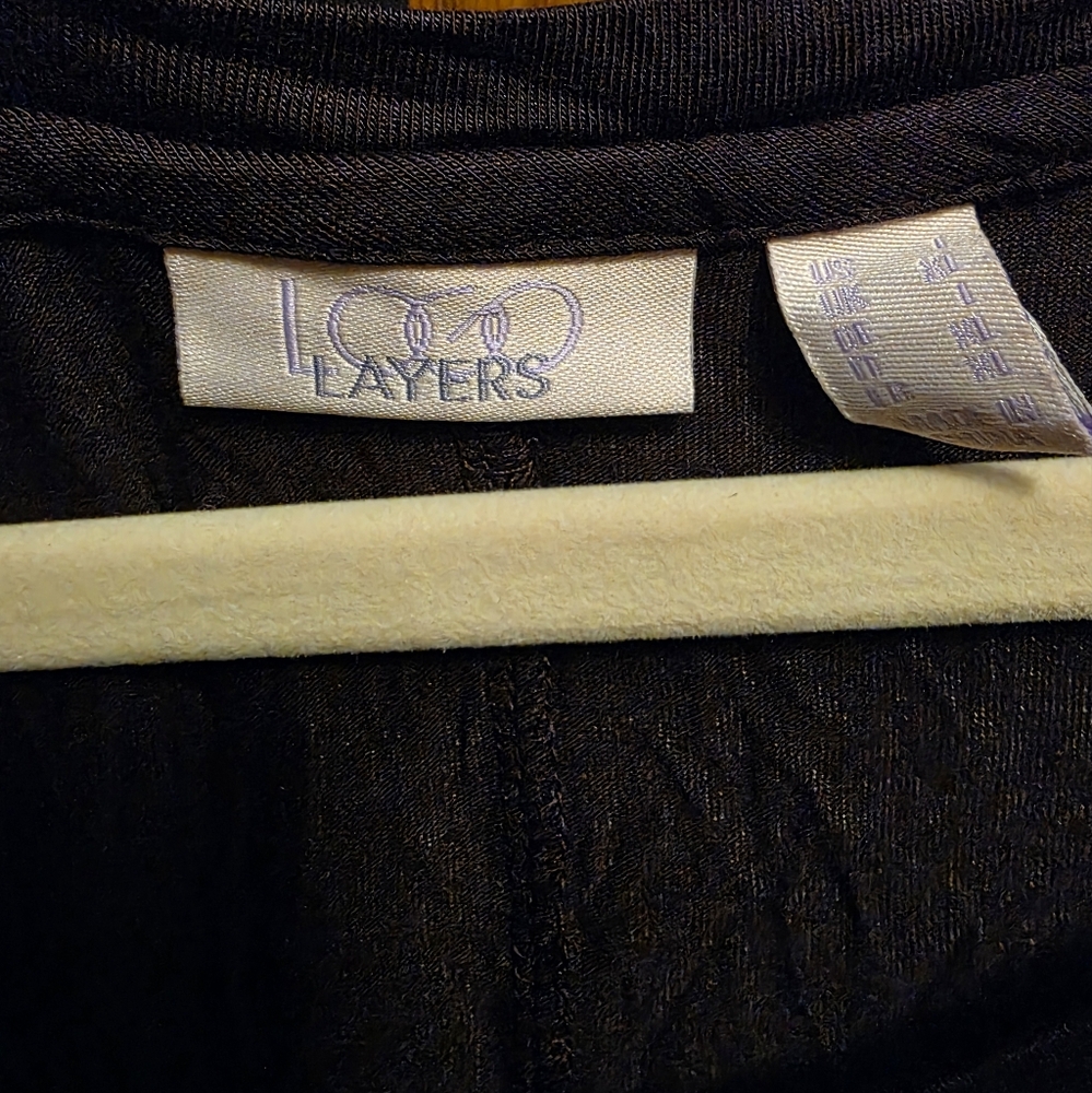 Set of three LOGO Lavish tanks in black, blackberry and purple. - Picture 6 of 6